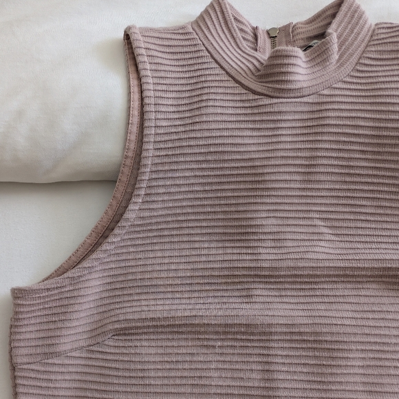 Dress - Picture 4 of 5